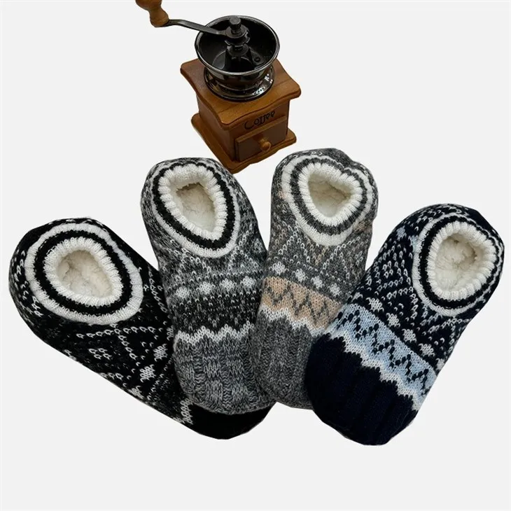 Чарапе са кабловским папучама